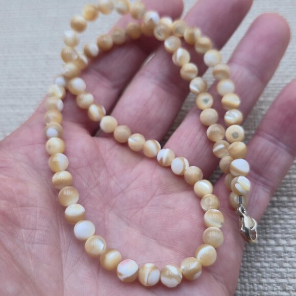 16.5 Inch Sterling Silver Cream Biege White Shell Necklace B738 - Picture 3 of 6